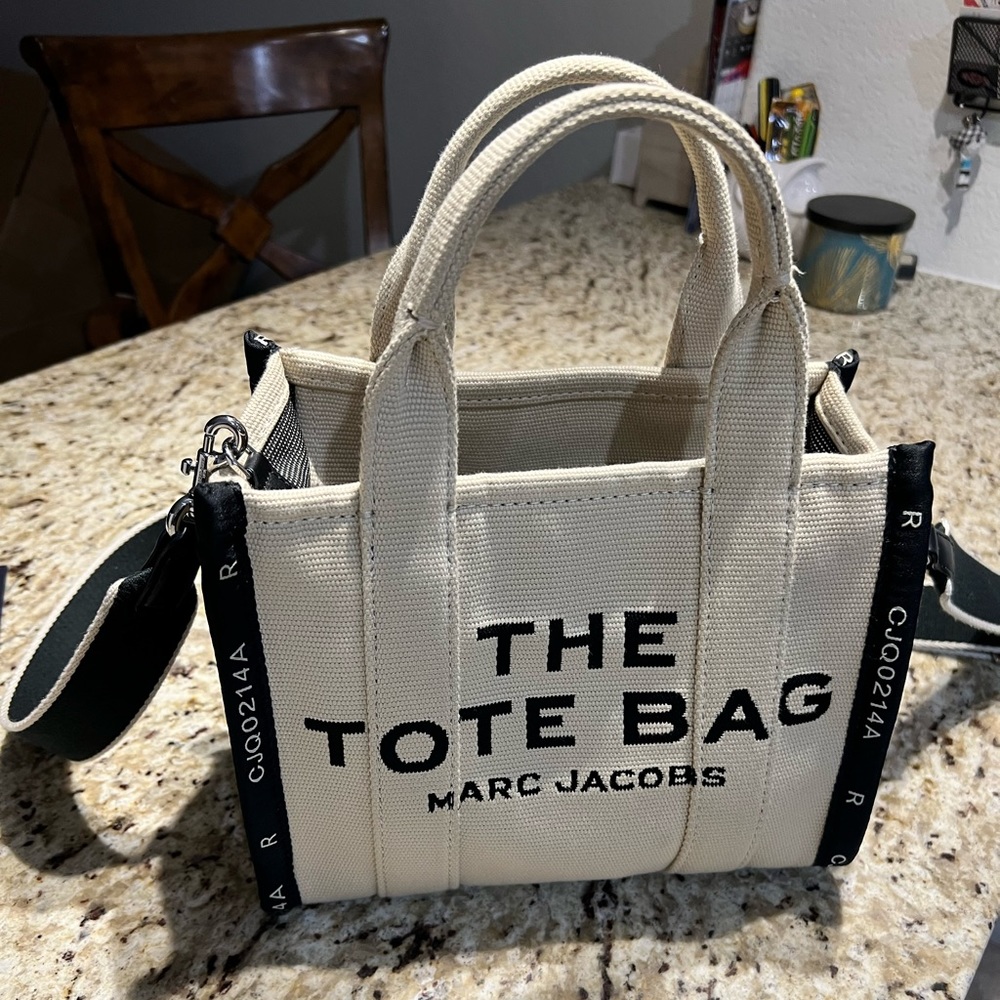 Marc Jacobs Mini